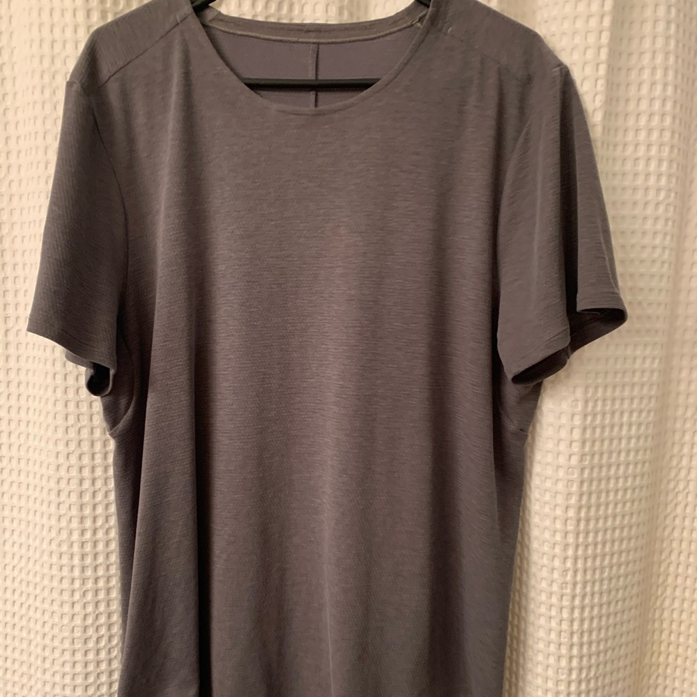 Men’s lululemon conflux short sleeve